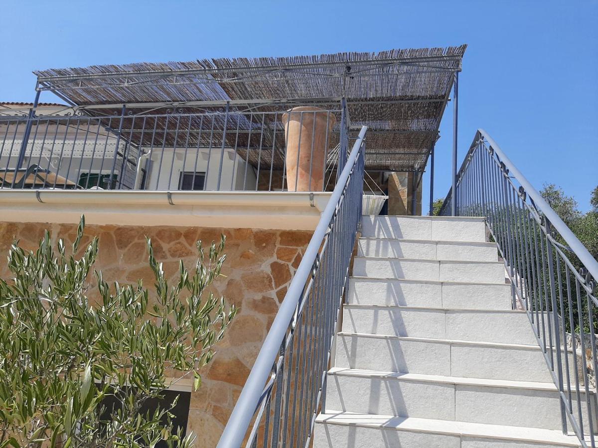 Villa Aspros - traditionell, ruhig und strandnah Liapades Exterior foto